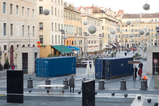 IMG_020 Mouvart sur la place!
